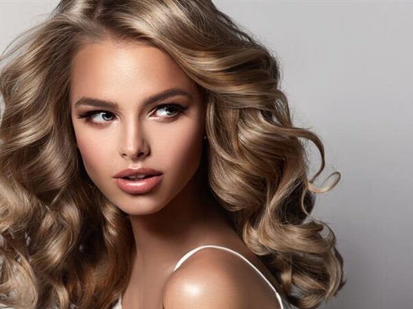 Różnice między farbami drogeryjnymi a profesjonalnymi